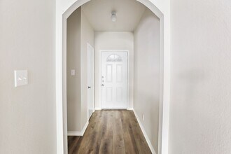 7803 Kingsbury Way in San Antonio, TX - Building Photo - Building Photo