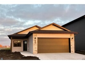 6751 66th Ave S in Horace, ND - Building Photo