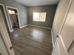 8409 Aura Ave in Los Angeles, CA - Building Photo - Building Photo
