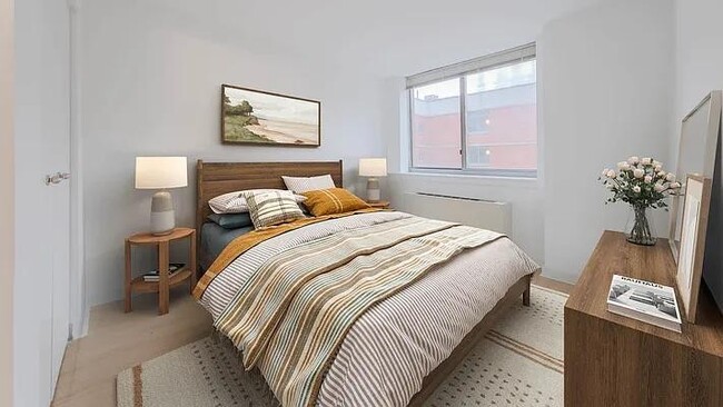 438 W 37th St in New York, NY - Building Photo - Building Photo