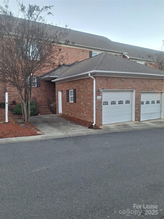 2316 Madeline Meadow Dr in Charlotte, NC - Building Photo