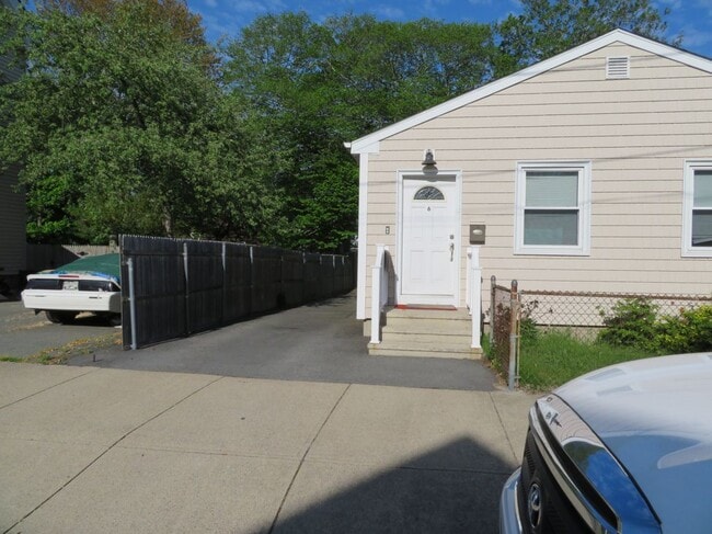 6 Stone St in New Bedford, MA - Building Photo - Building Photo