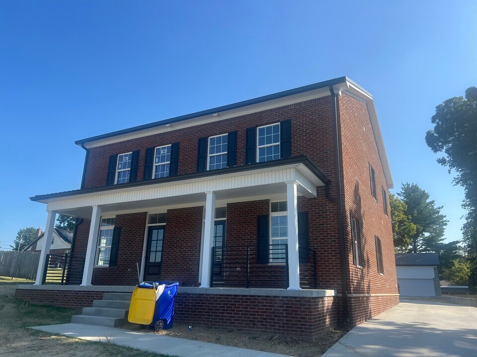 205 Walker St in Franklin, KY - Building Photo