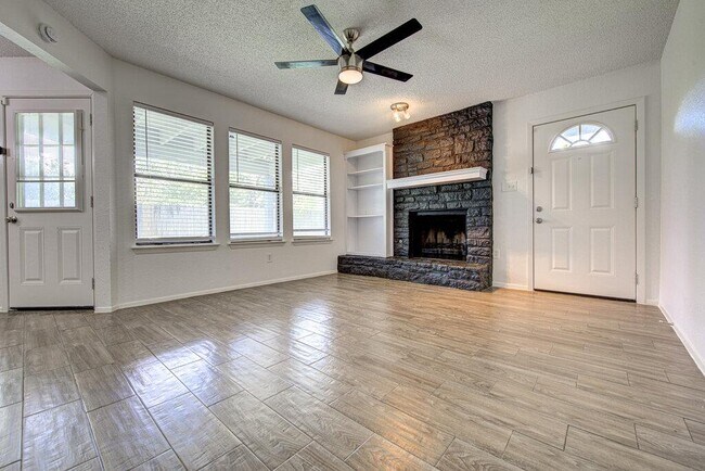 1900 Rawhide Dr in Round Rock, TX - Building Photo - Building Photo