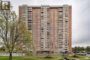 18 Knightsbridge Rd in Brampton, ON - Building Photo