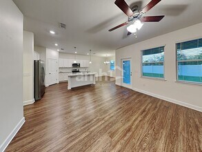 4719 Reisswood Loop in Palmetto, FL - Foto de edificio - Building Photo