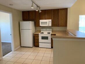 10248 Regent Park Dr in Orlando, FL - Building Photo - Building Photo