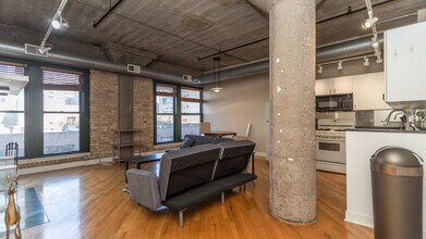 411 W Ontario St in Chicago, IL - Building Photo - Building Photo