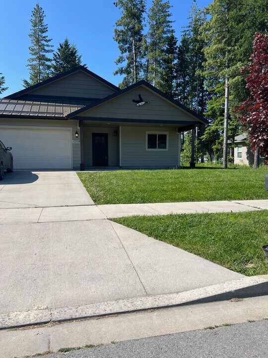 1719 Sequoia St in Sandpoint, ID - Building Photo