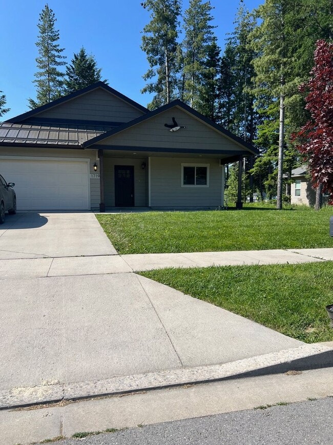 property at 1719 Sequoia St