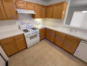 15096 Roan Cir in Victorville, CA - Building Photo - Building Photo