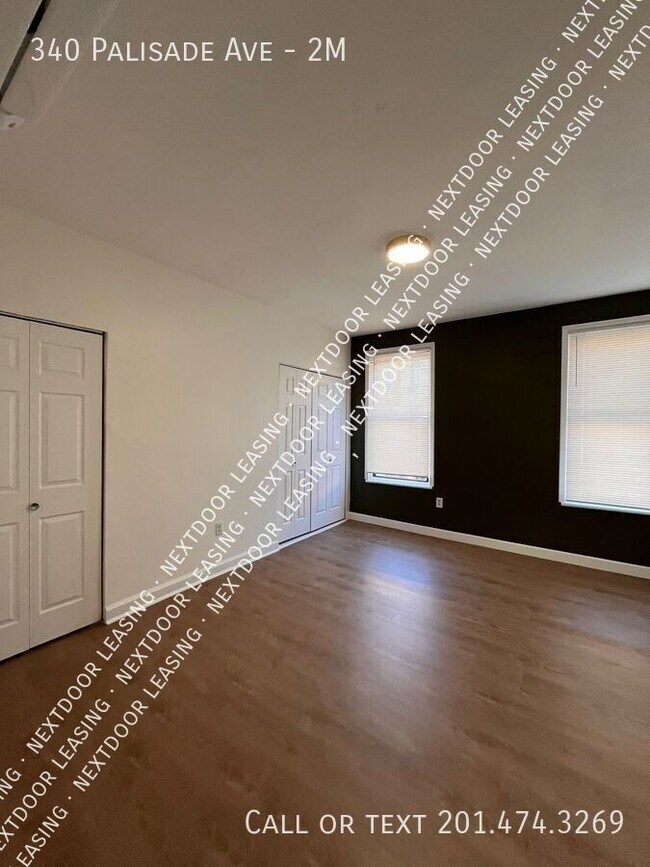 340 Palisade Ave in Jersey City, NJ - Building Photo - Building Photo