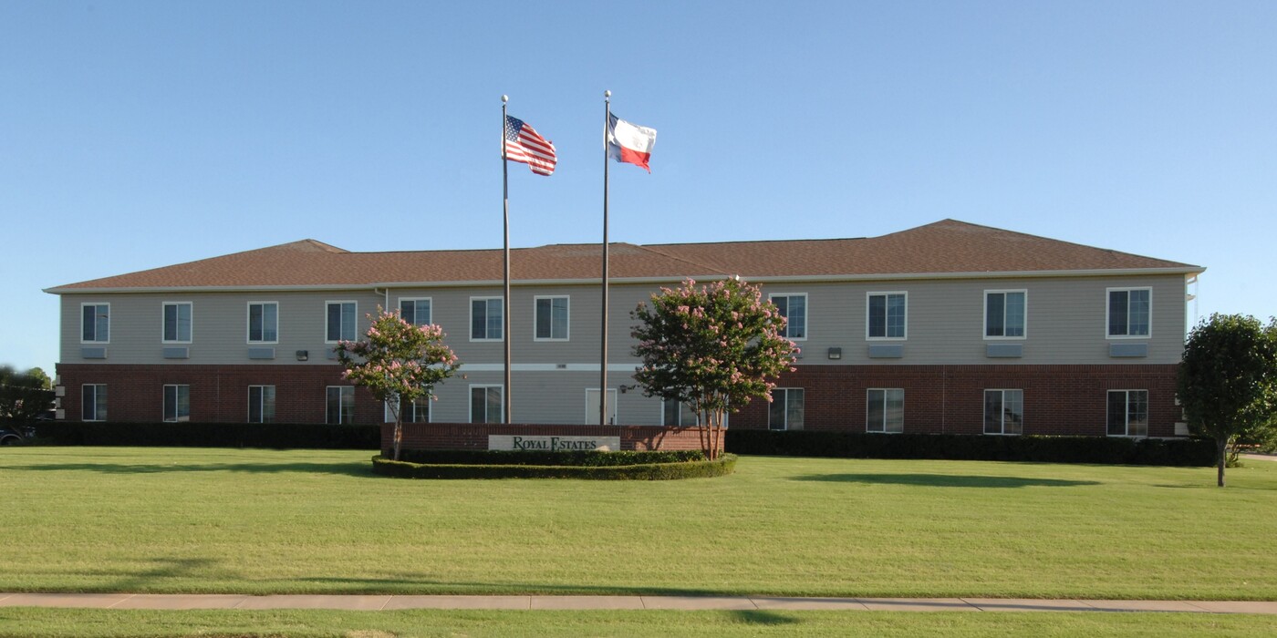 Royal Estates of Wichita Falls Senior Living in Wichita Falls, TX - Building Photo