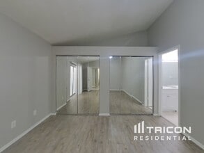 1490 Club Dr in Tarpon Springs, FL - Building Photo - Building Photo