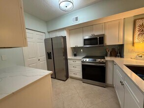 236 Village Blvd, Unit 1202 in Tequesta, FL - Building Photo - Building Photo