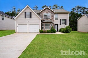 205 Oak Terrace Dr in Covington, GA - Building Photo
