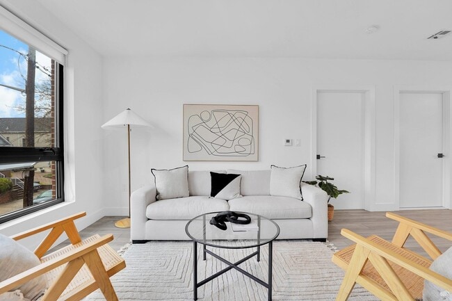 property at 117 W 2nd St