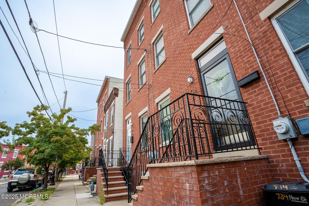 736 New St in Camden, NJ - Building Photo