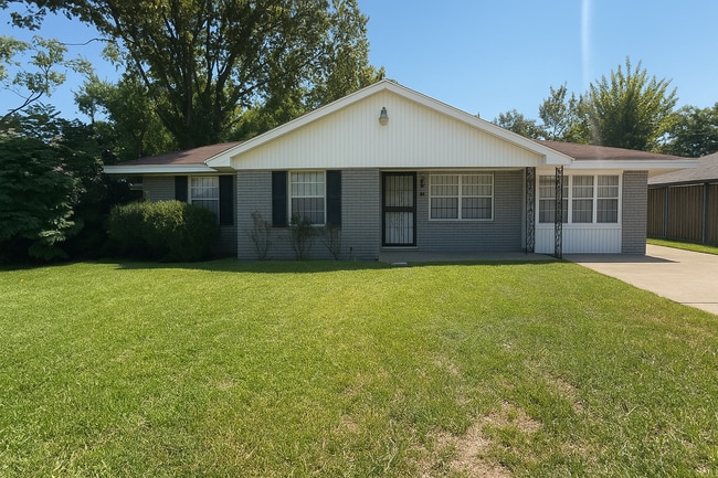 property at 4410 Brisbane St