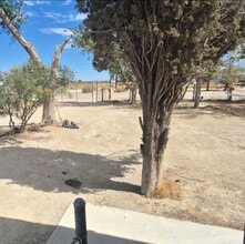 9129 Kemper Rd in Mojave, CA - Foto de edificio - Building Photo