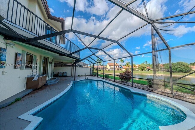 22599 Esplanada Cir in Boca Raton, FL - Building Photo - Building Photo
