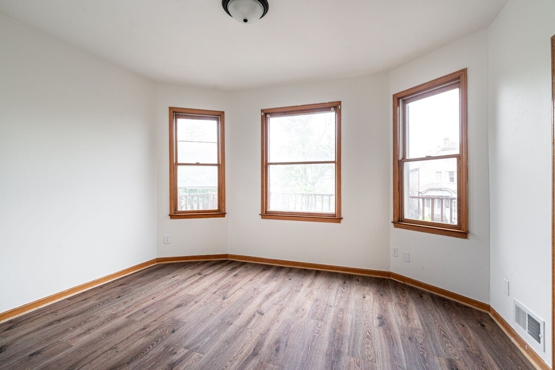 3345 N Richards St in Milwaukee, WI - Building Photo