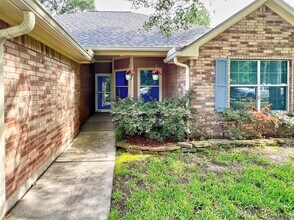 810 Springwood Dr in Conroe, TX - Building Photo - Building Photo