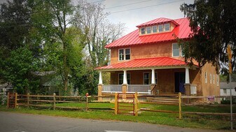 203 Robertson Ave in Charlottesville, VA - Building Photo