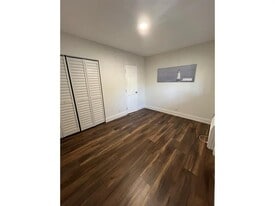 2300 NW 6th St in Fort Lauderdale, FL - Building Photo