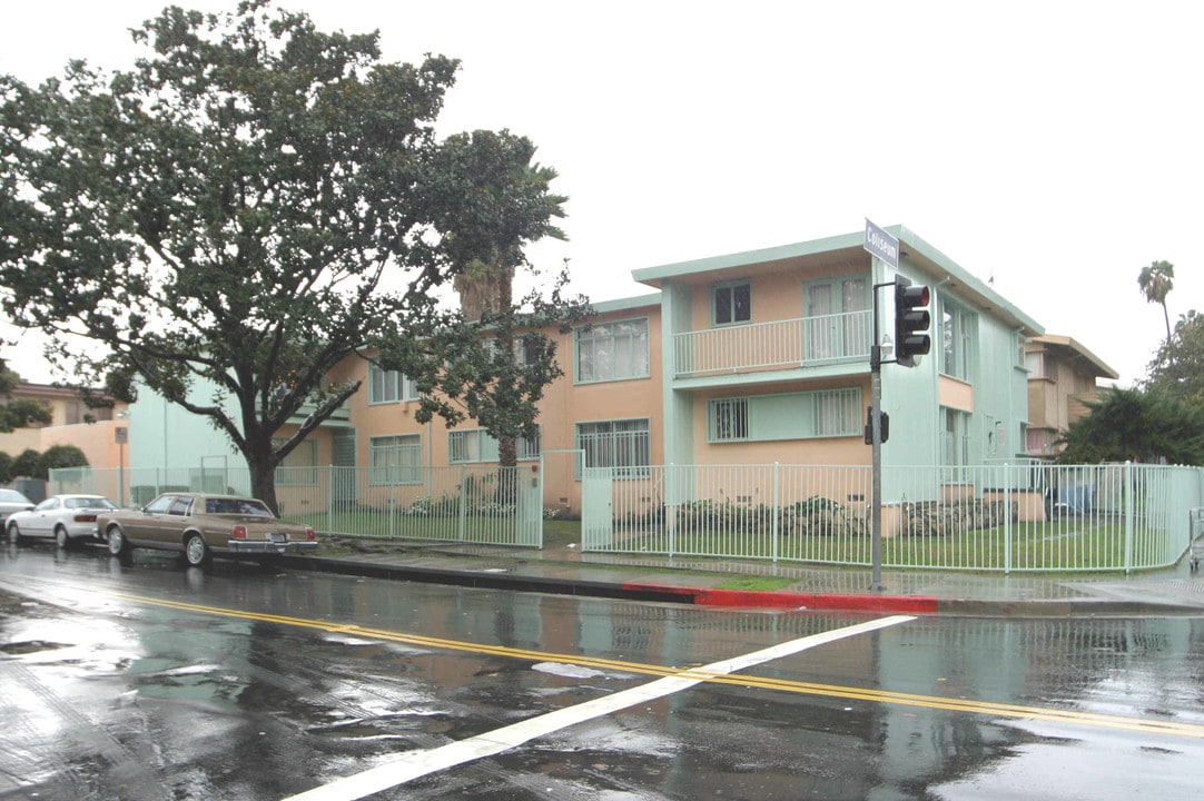 5000 Coliseum St in Los Angeles, CA - Building Photo