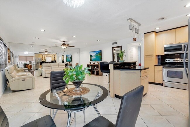 11685 Canal Dr in North Miami, FL - Building Photo - Building Photo