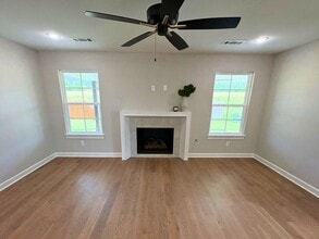 10307 Barnhard Wy in Fort Smith, AR - Foto de edificio - Building Photo