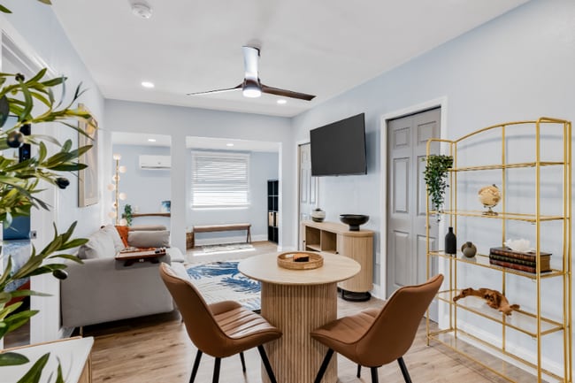 625 Kirkwood Terrace N, Unit A in St. Petersburg, FL - Foto de edificio - Building Photo
