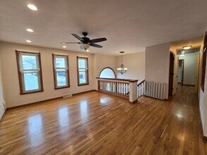 77 Rustic Ridge Dr in Pittsburgh, PA - Building Photo - Building Photo