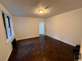 Hamilton Avenue, YONKERS in Yonkers, NY - Building Photo