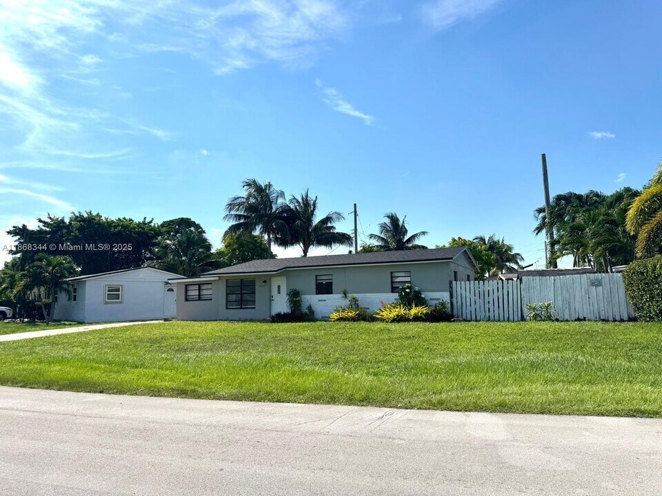 4119 SW 49th St in Fort Lauderdale, FL - Building Photo