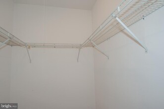922 S Washington St-Unit -202 in Alexandria, VA - Building Photo - Building Photo