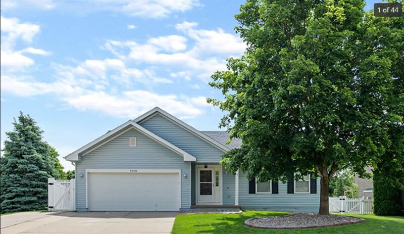 5903 S 160th St in Omaha, NE - Building Photo