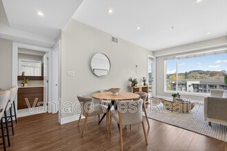 1925-1925 Enterprise Way in Kelowna, BC - Building Photo - Building Photo