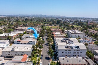 Gale Drive Luxury Investments Group LLC in Beverly Hills, CA - Building Photo - Interior Photo