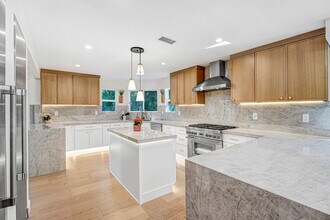 4611 Louise Ave in Encino, CA - Building Photo - Building Photo