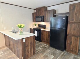 2121 Panhandle Rd in Delaware, OH - Building Photo