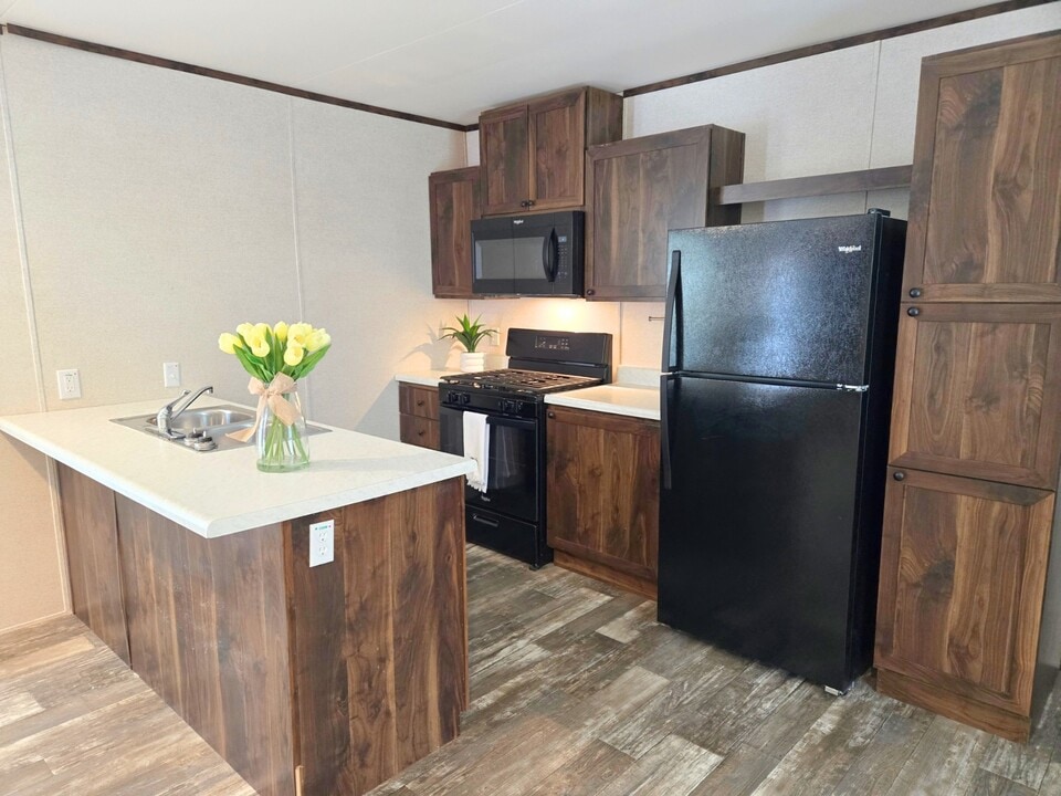 2121 Panhandle Rd in Delaware, OH - Building Photo