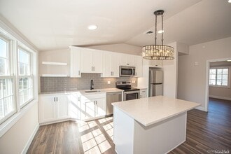 1090 New York Ave in Huntington Station, NY - Building Photo - Building Photo