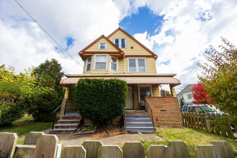 2257 E 80th St in Cleveland, OH - Building Photo