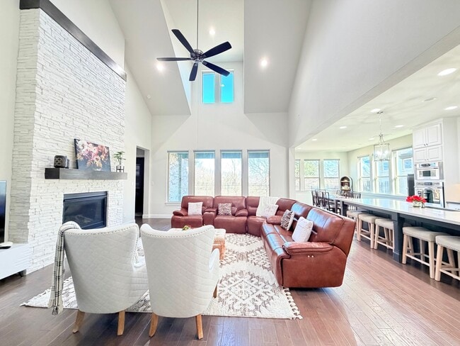 property at 6817 Golf Club Dr