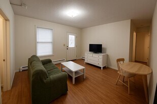 66 Hungerford Terrace in Burlington, VT - Building Photo