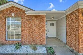 1701 Hollow Tree Blvd in Round Rock, TX - Building Photo - Building Photo