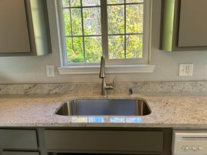 1219 E Indiana St in Bellingham, WA - Foto de edificio - Building Photo