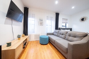 317 E 75th St in New York, NY - Building Photo